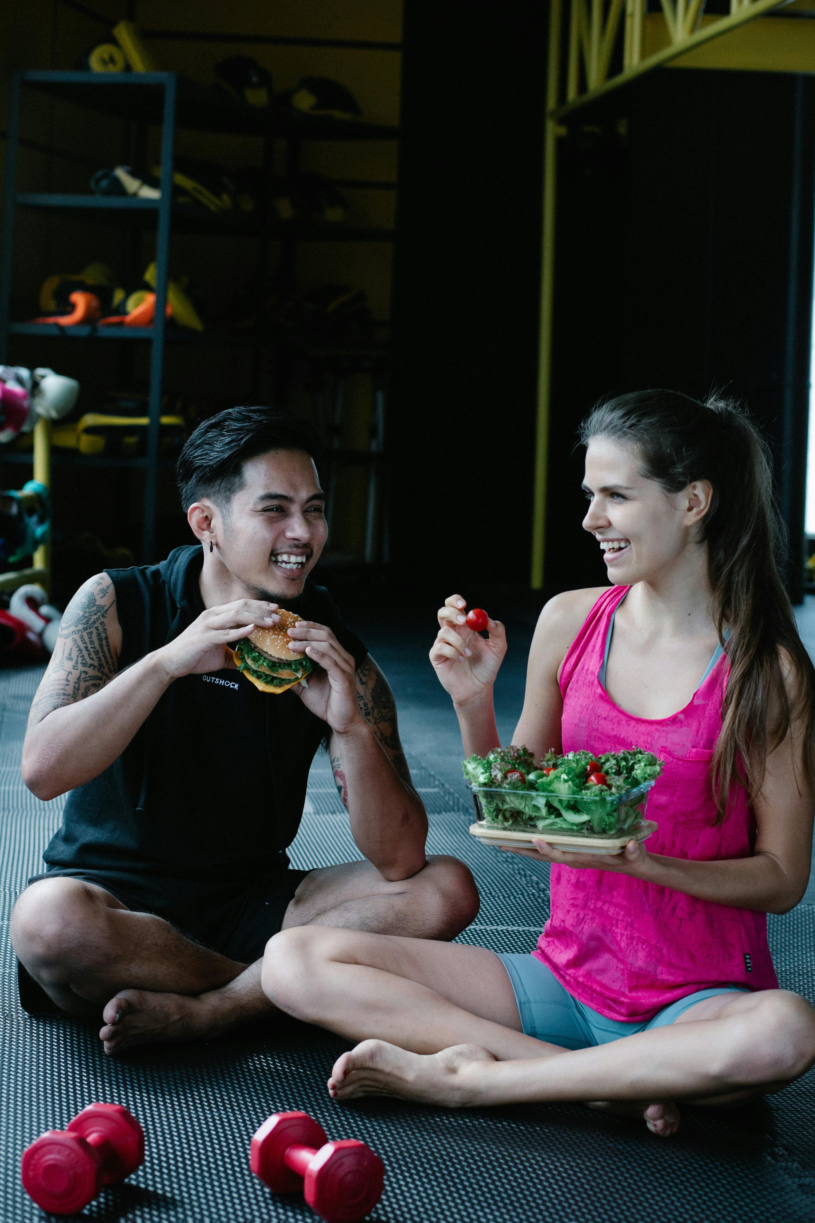 Two people, eating healthly diet